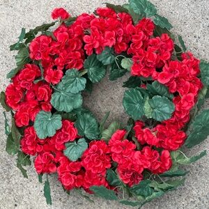 Frontgate Red Geranium Wreath - NWT